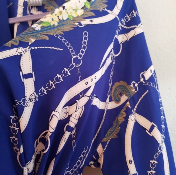 Soho New York and Company Floral Flowy Short Kimono with Chains and Belt Print - Picture 3 of 5